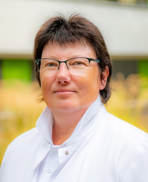 Porträt Oberärztin Simone Heinrich